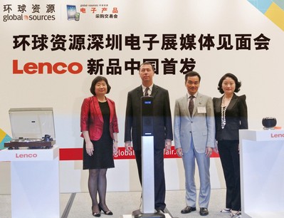 主辦方環(huán)球資源首席執(zhí)行官區(qū)乃光先生（右二）與參展商代表 Lenco 首席執(zhí)行官 Kresimir Secak 先生（左二）、環(huán)球資源中國內(nèi)貿(mào)發(fā)展部副總裁任麗峰女士（左一）及環(huán)球資源企業(yè)事務(wù)副總裁蘇慧雯女士（右一）在“2013環(huán)球資源深圳電子展暨 Lenco 新品中國首發(fā)媒體見面會(huì)”上合影。